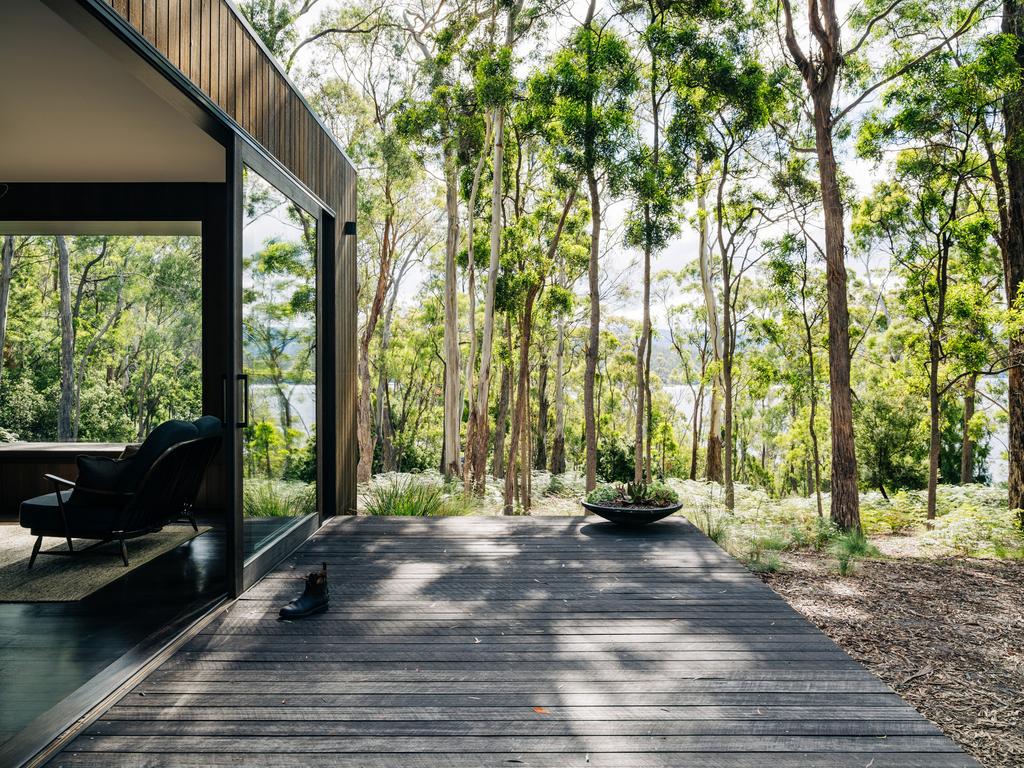 Killora Bay holiday home, Bruny Island, Tasmania. Designed by Lara Maeseele in association with Tanner Architects. Builder: Tim Watson + Driftwood Workshop. A shortlisted entry in the Tasmanian Architecture Awards. Photo by Adam Gibson.