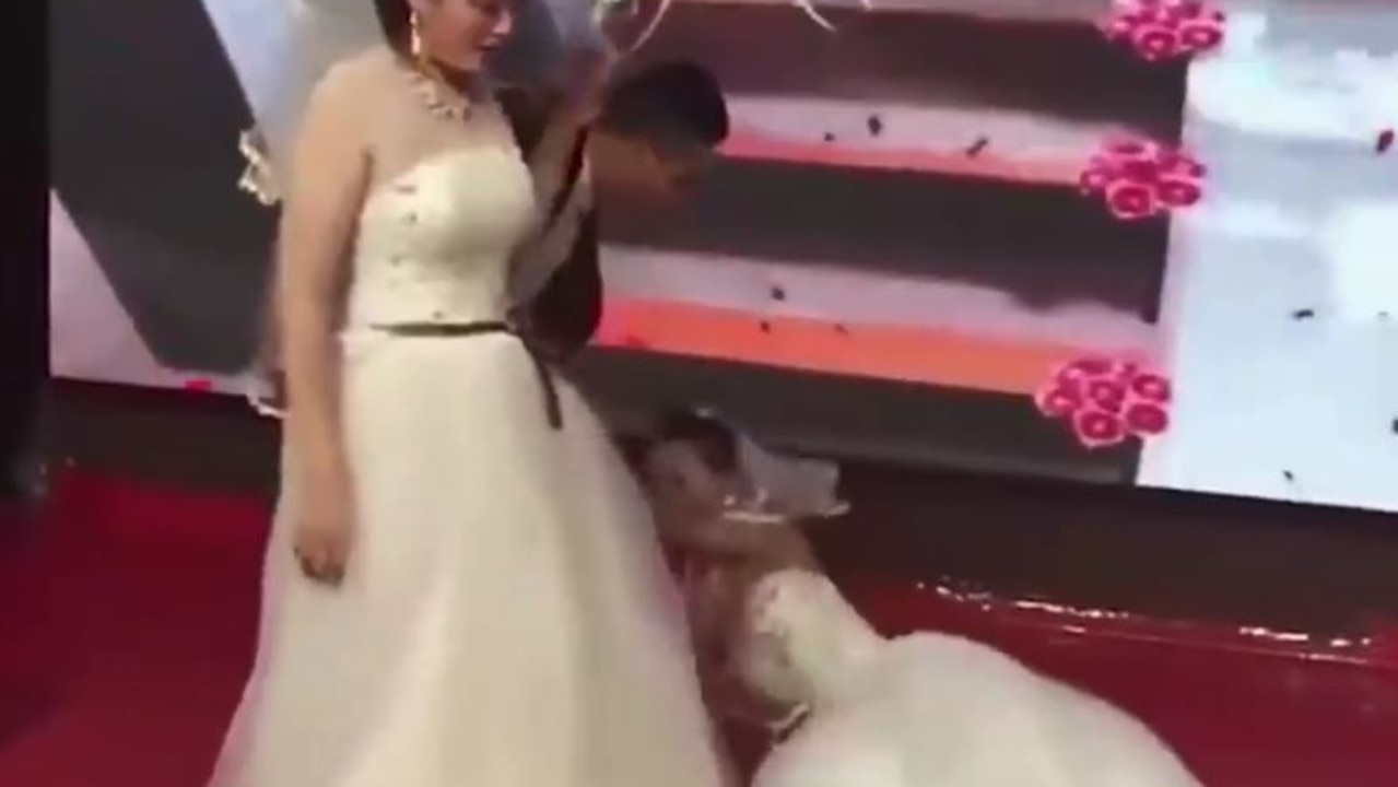 Bride Shocked After Grooms Ex Crashes Wedding Wearing Bridal Gown