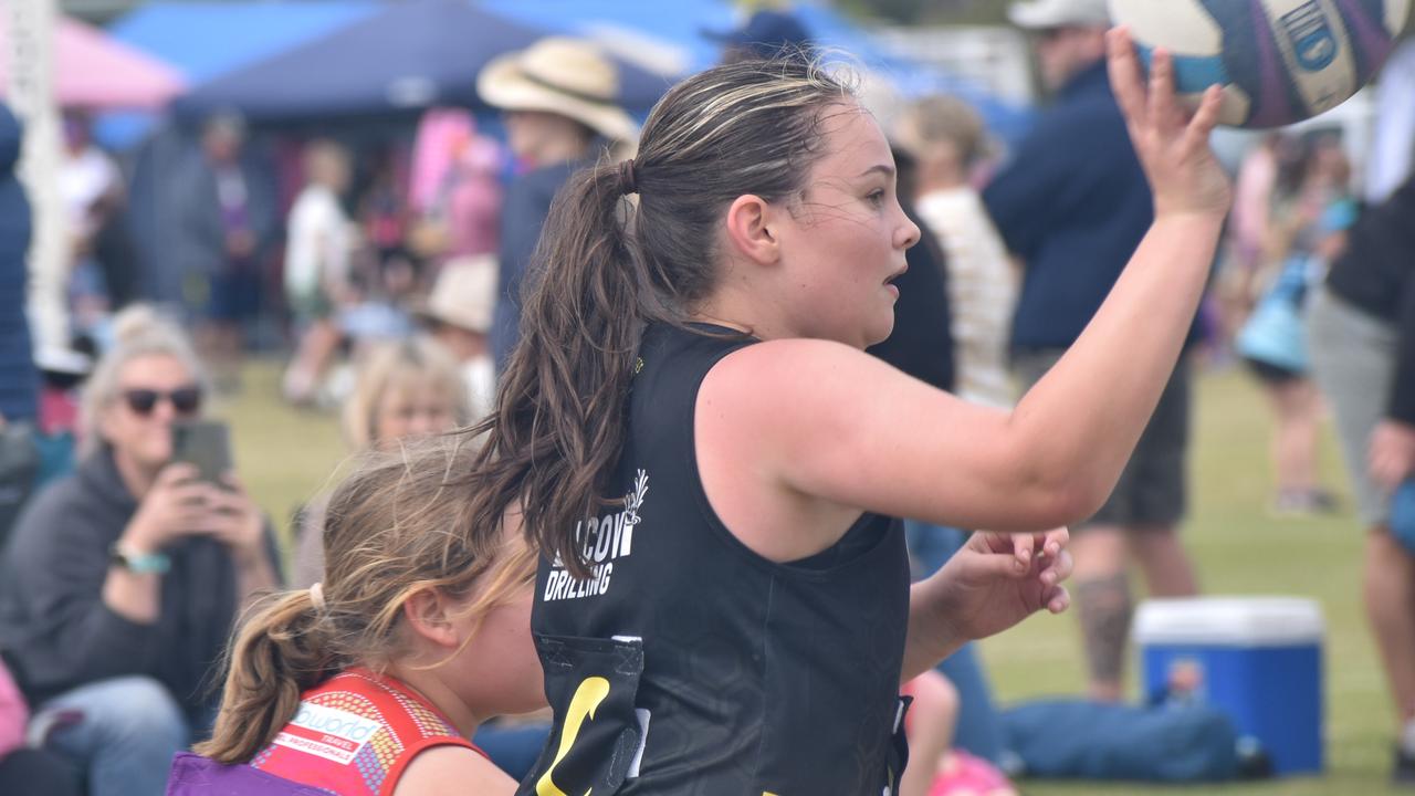 On court at the Cap Coast Junior Netball Carnival at the Barmaryee Multi Sports Precinct, Yeppoon, on August 11, 2024. Photo: Pam McKay