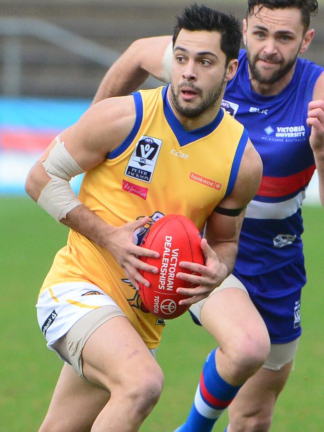 Michael Gibbons in action for Williamstown.