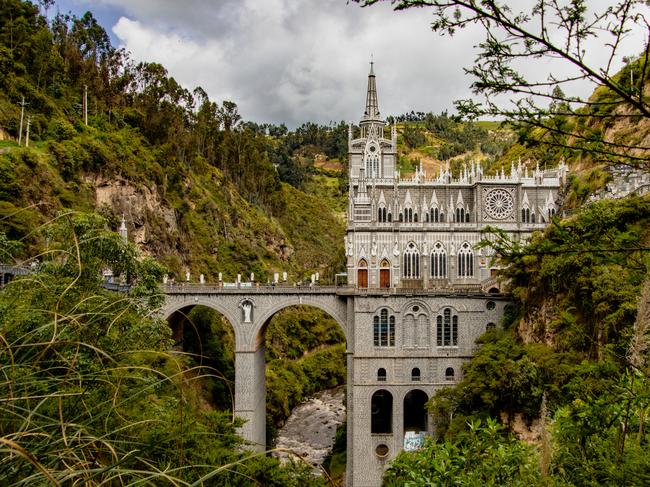 Helgedomen Las Lajas i Ipiales byggdes på 1700-talet