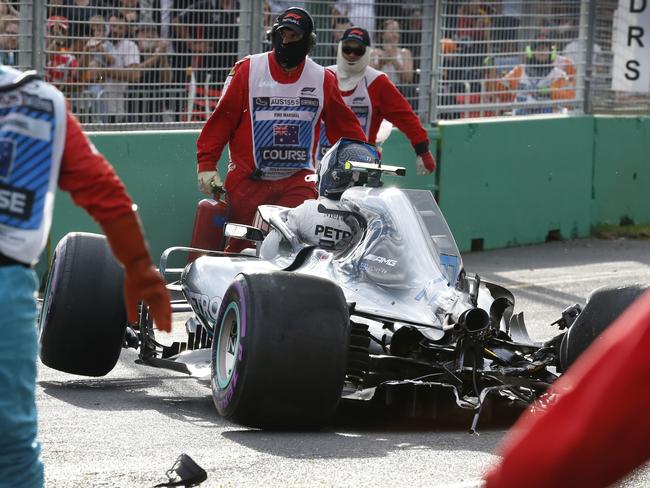 Valtteri Bottas crash video: Mercedes drive crashes in qualifying at ...