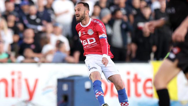 Ivan Franjic has a long-range shot fly wide for Melbourne Knights. Picture: Jonathan DiMaggio