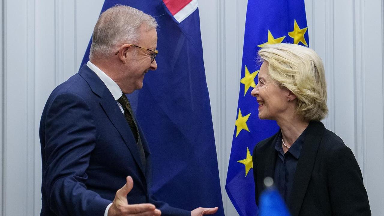 EU offers ‘new era’ military pact