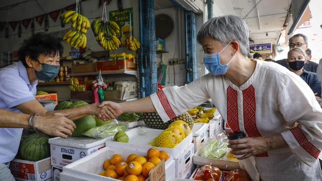 Penny Wong visits the Luyang markets. Picture: Joshua Paul