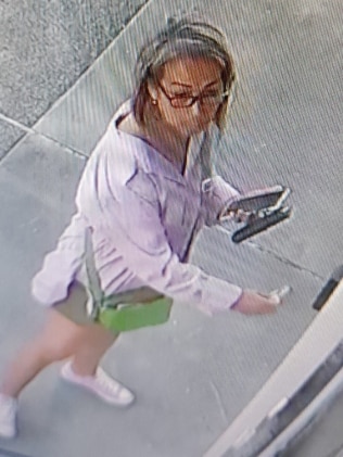 Police have released CCTV images of two people they believe will be able to assist with an investigation into the death of a diver and a 54kg cocaine haul. Picture: NSW Police.