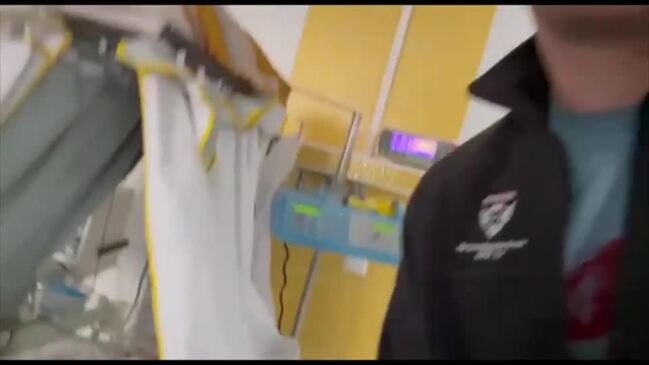 ‘Life Goes On’: Klitschko Brothers Visit Maternity Hospital in Kyiv thumbnail