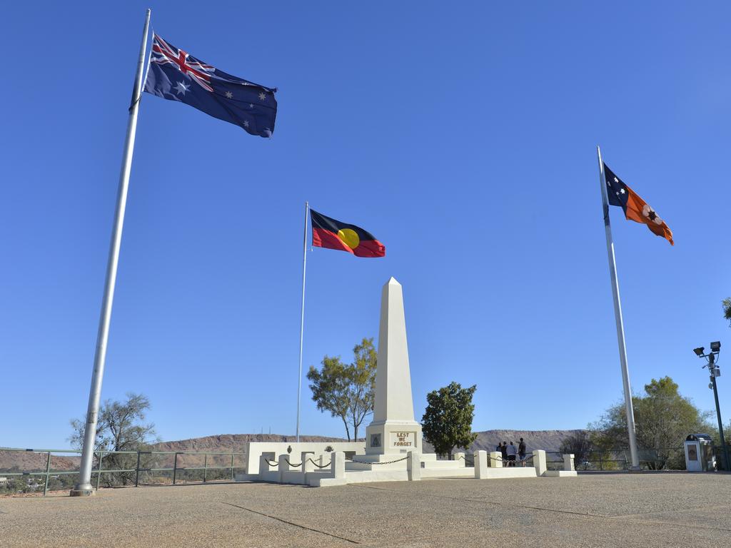 Anzac Hill: Aboriginal Flag To Fly Permanently Over Alice Springs ...