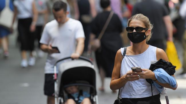 Some shoppers in Pitt St Mall were donning masks on Saturday. Picture: NCA NewsWire/Simon Bullard