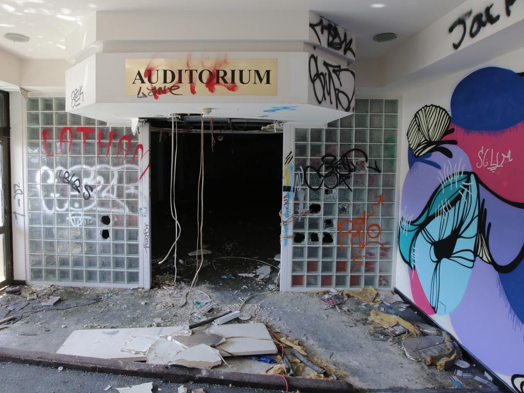 Inside The Dilapidated Balmain Leagues Club Daily Telegraph