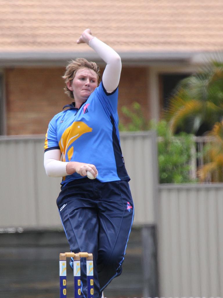 Katherine Raymont Shield women's cricket - Gold Coast Dolphins vs Wynnum-Manly/Redlands at Bill Pippen Oval, Robina. Dolphins Bowler Samm Jo Johnson. Pic Mike Batterhamm