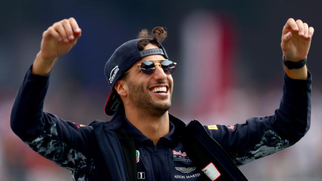 MEXICO CITY, MEXICO — OCTOBER 29: Daniel Ricciardo of Australia and Red Bull Racing on the drivers parade before the Formula One Grand Prix of Mexico at Autodromo Hermanos Rodriguez on October 29, 2017 in Mexico City, Mexico. (Photo by Clive Rose/Getty Images)