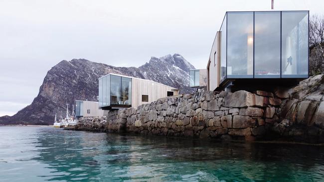 New book takes a tour inside the world’s most amazing coastal homes ...