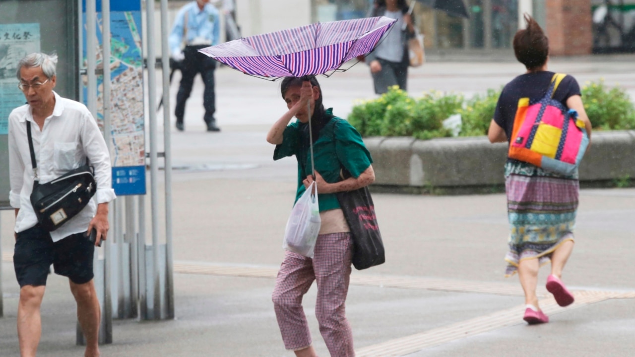 At least six people dead as Typhoon Jebi sweeps through Japan