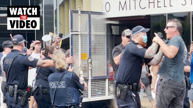 Anti-mandate protester arrested in Darwin CBD