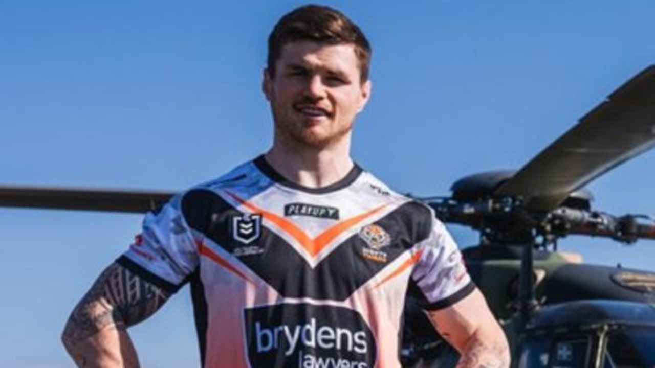 Tigers ANZAC jersey features American troops : r/nrl