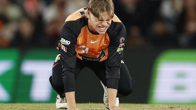 MELBOURNE, AUSTRALIA - DECEMBER 23: Cooper Connolly of the Scorchers reacts during the BBL match between Melbourne Renegades and Perth Scorchers at Marvel Stadium, on December 23, 2024, in Melbourne, Australia. (Photo by Daniel Pockett/Getty Images)