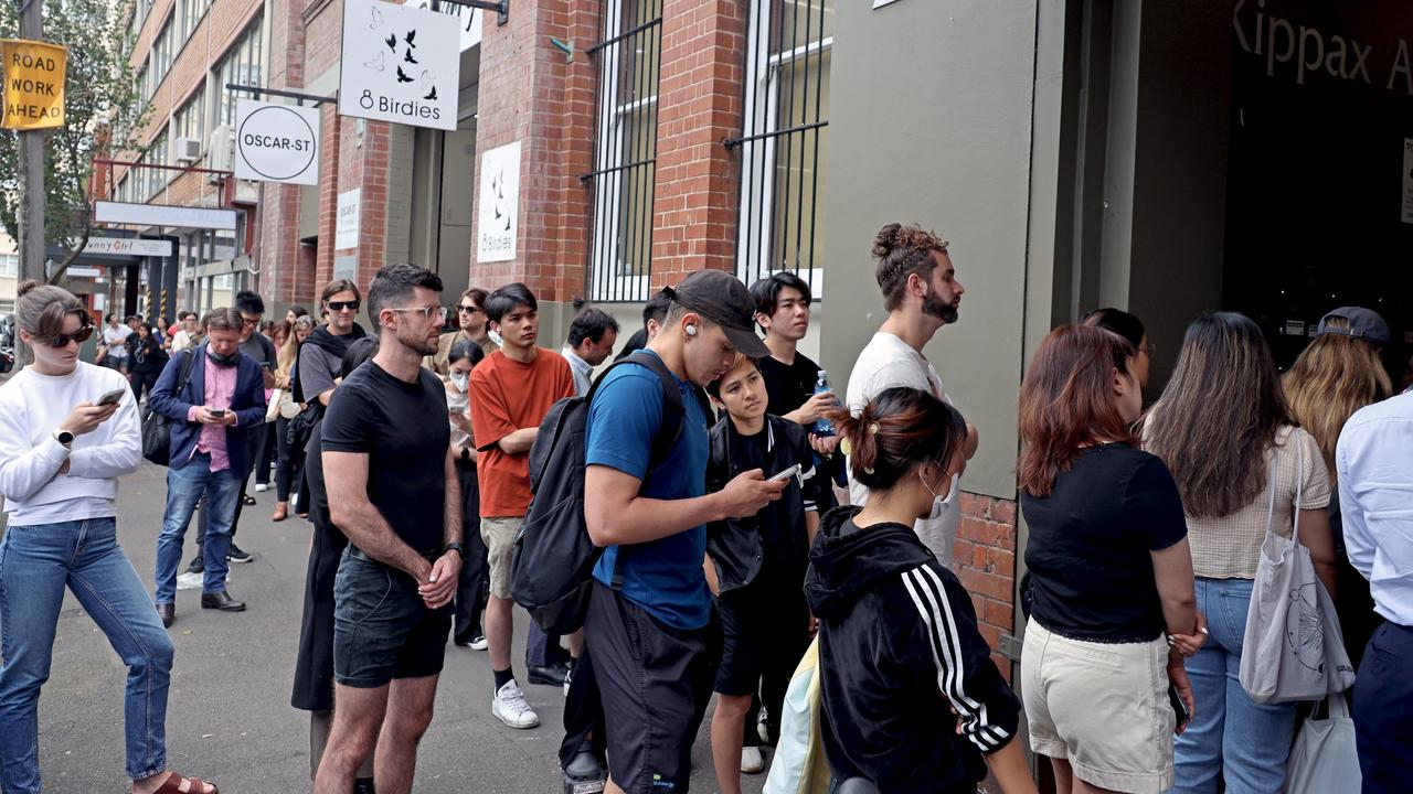 Sydneysiders waited in droves to inspect the Surry Hills apartment. Picture: NCA NewsWire/ Nicholas Eagar
