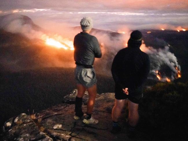 View from the summit of Mt Oakleigh showing the southern fire front on the flanks of Pelion West.  The bushfire has now impacted the Overland Track in the Cradle Mountain-Lake St Clair National Park.  Picture: Shaun Mittwollen****THE MERCURY ONLY USE - SEE NIKKI DAVIS-JONES****