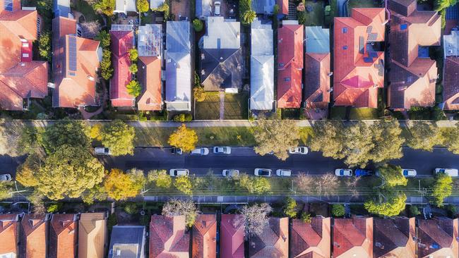 An aerial photo of homes on the north shore.