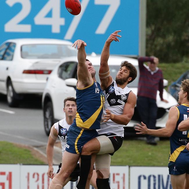 Alex Aurrichio of the Sharks in action. Picture: Tertius Pickard