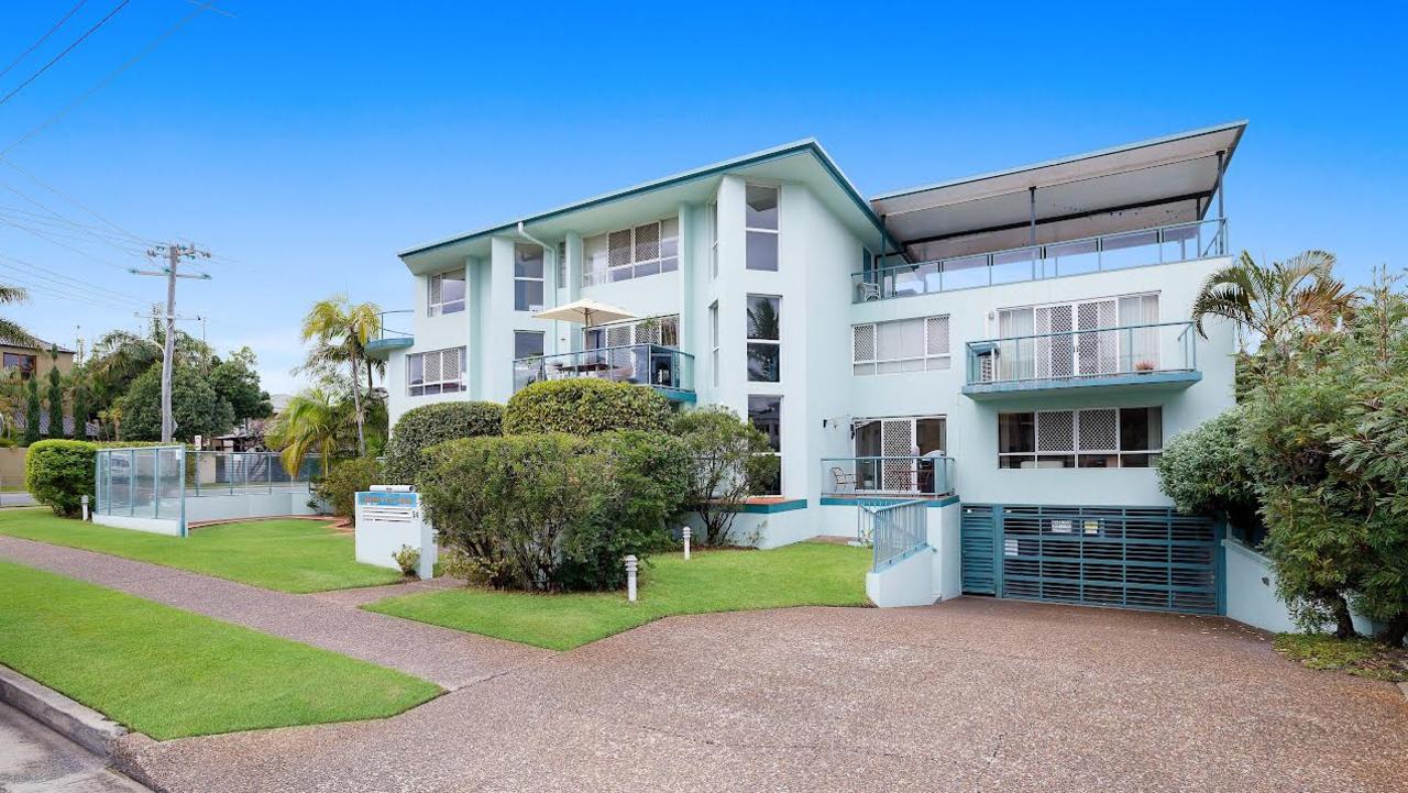 54 – 56 Albatross Ave, Mermaid Beach.