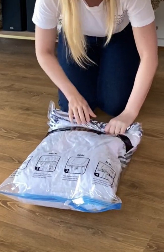 It doesn’t need a vacuum, instead you can just roll the bag to get all the air out. Picture TikTok/jess.ricci