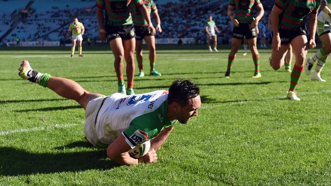 Jordan Rapana scores a try for the Raiders.