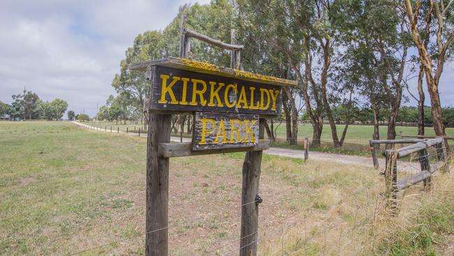 A sign outside the entrance to Kirkcaldy Park in Meadows.