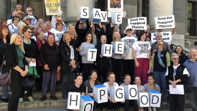 Hopgood Theatre rally draws loud crowd