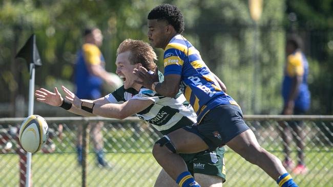 Warringah player Oliver McCracken goes close.
