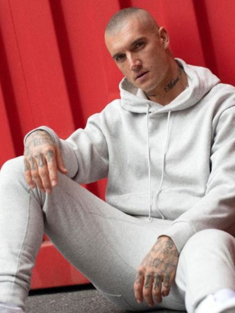 Bonds launches Comfy Livin campaign starring Dustin Martin and