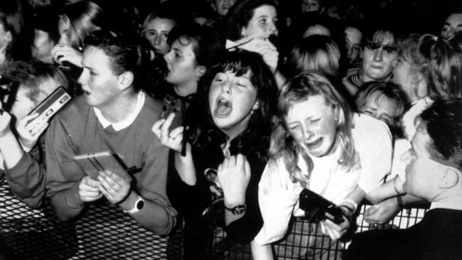 Neighbours fans go wild for Jason Donovan at Southland in June 1989.