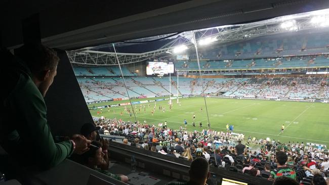 Seibold welcomes input from senior players during games.