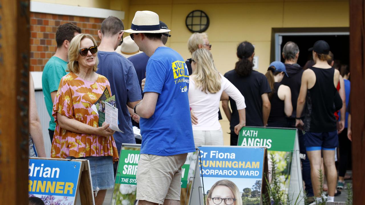 A long queue at a Coorparoo booth. Picture: NCA NewsWire/Tertius Pickard