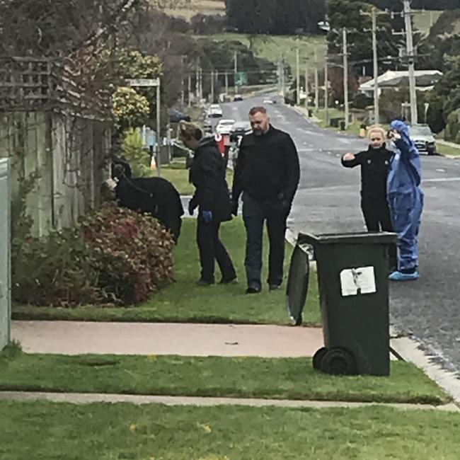 Police are searching another house on Main St, Ulverstone as the, investigation into Tuesday morning's murder of a 23-year-old woman continues. Photo: Helen Kempton