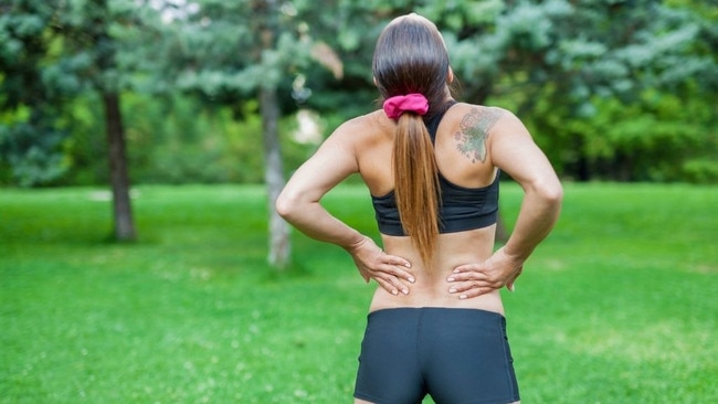 This is how to avoid hurting your back while working out.