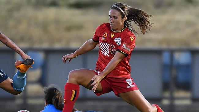 ADELAIDE, AUSTRALIA - NOVEMBER 22: Mallory Weber of Adelaide United during the round 2 W-League match between Adelaide United and Sydney FC at Marden Sports Complex on November 22, 2019 in Adelaide, Australia. (Photo by Mark Brake/Getty Images)