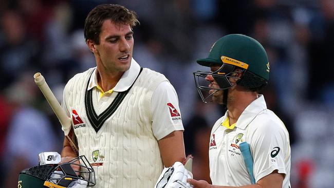 Australia's Pat Cummins (2L), Australia's Travis Head (2L), and England's captain Joe Root leave the field at the end of play on the fifth day of the second Ashes cricket Test match between England and Australia at Lord's Cricket Ground in London on August 18, 2019. – The second Test between England and Australia ended in a draw at Lord's on Sunday. Australia, set an unlikely 267 to win in a minimum of 48 overs after England captain Joe Root's declaration, finished on 154-6. (Photo by Adrian DENNIS / AFP) / RESTRICTED TO EDITORIAL USE. NO ASSOCIATION WITH DIRECT COMPETITOR OF SPONSOR, PARTNER, OR SUPPLIER OF THE ECB