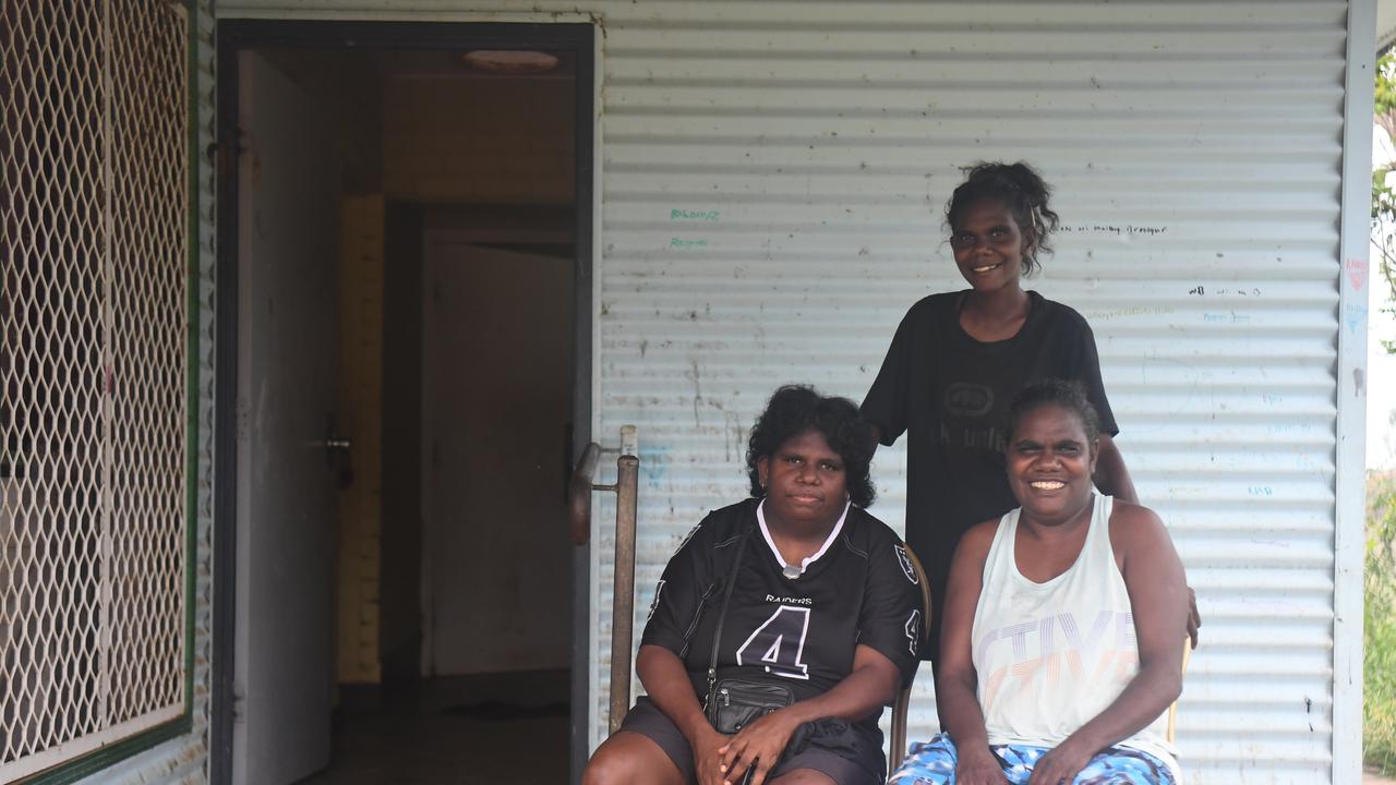 Rockhole residents take their first steps outside after a week long hard lockdown. Picture: Amanda Parkinson