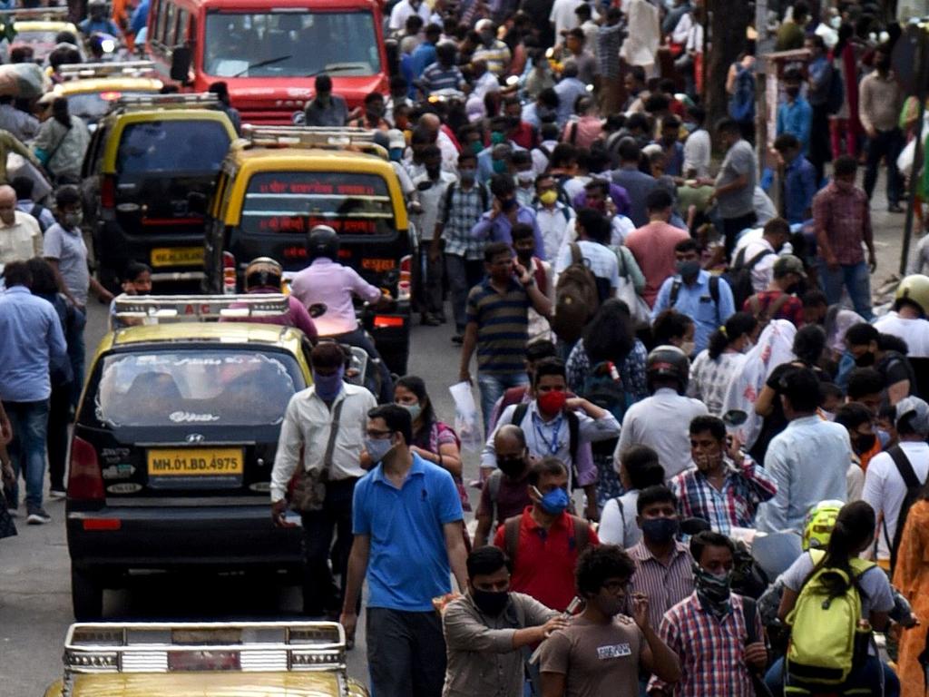 Indians are not following social distancing rules as the country now has the second-highest number of coronavirus infections. Picture: Sujit Jaiswal / AFP