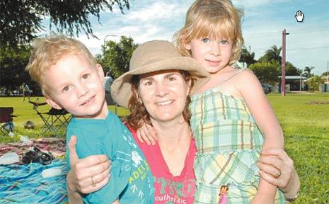 Karen Chase and her two little angels - Taylor 2, and Ashleigh 4. Picture: The Daily Mercury