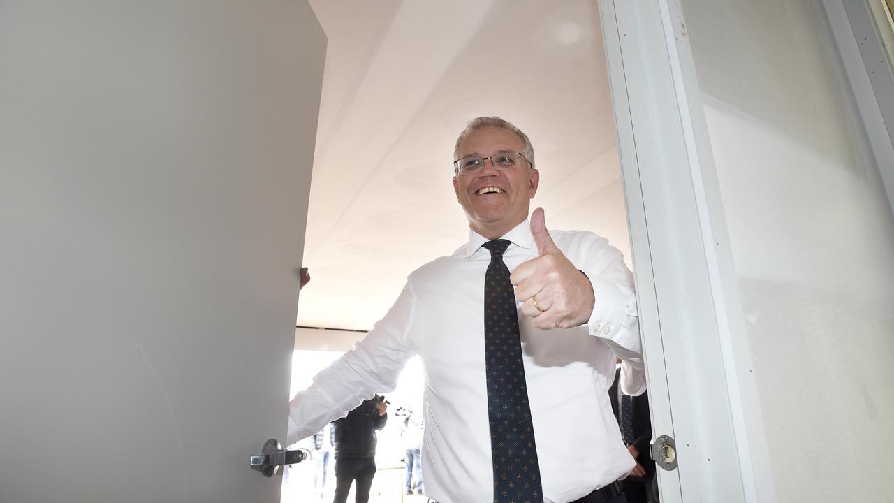 Prime Minister Scott Morrison visits a new housing estate at Charlemont near Geelong. Picture: NCA NewsWire / Andrew Henshaw