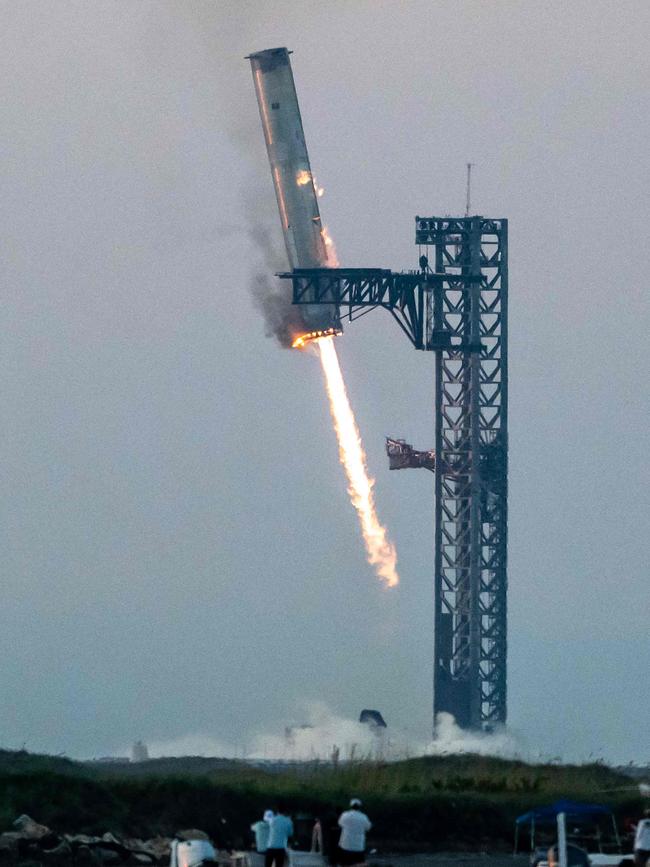 SpaceX successfully ‘caught’ the first-stage booster of its Starship megarocket.