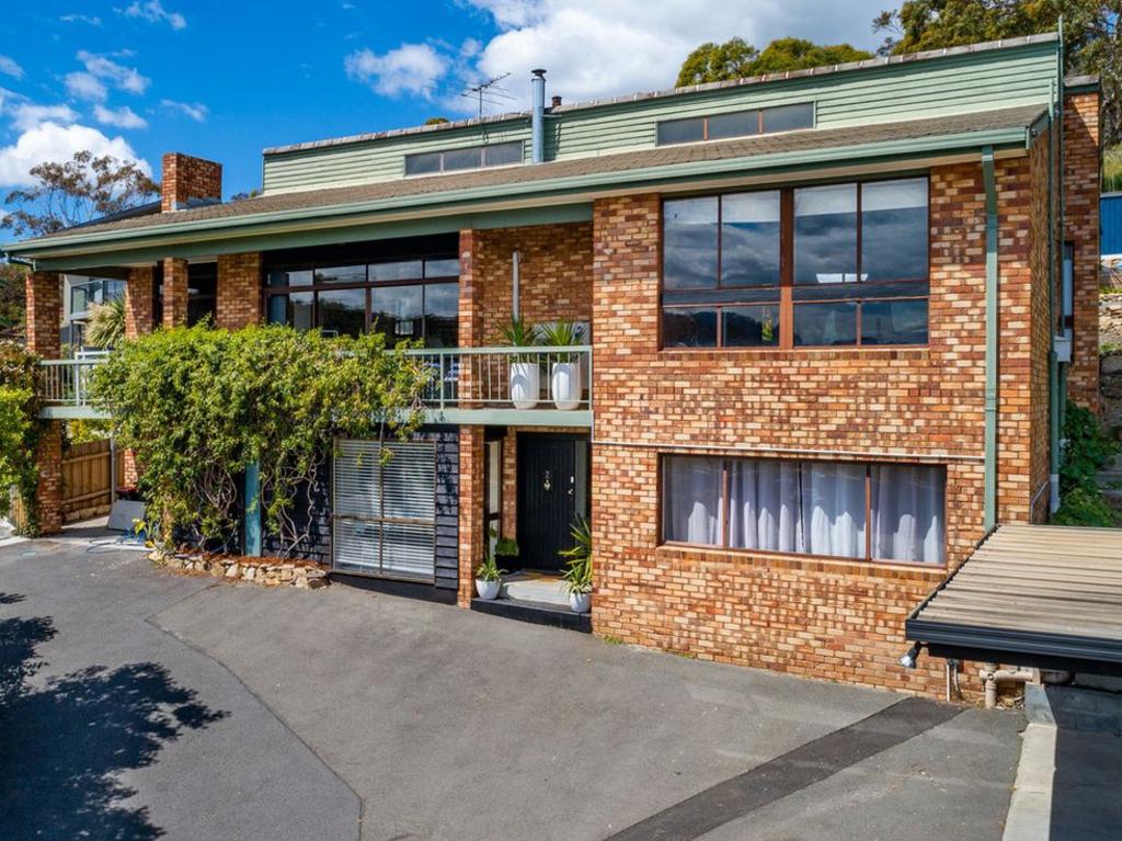 2/92A Derwent Avenue, Geilston Bay.