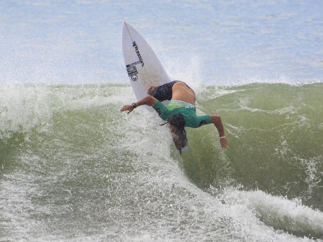 Darcy Crump in action during Day Two of the Gold Coast Open at Burleigh Heads. Picture: Sebastian Andres Rios / Surfing Queensland.