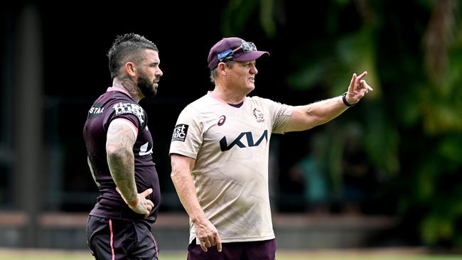 Coach Kevin Walters talks tactics with Adam Reynolds. (Photo by Bradley Kanaris/Getty Images)