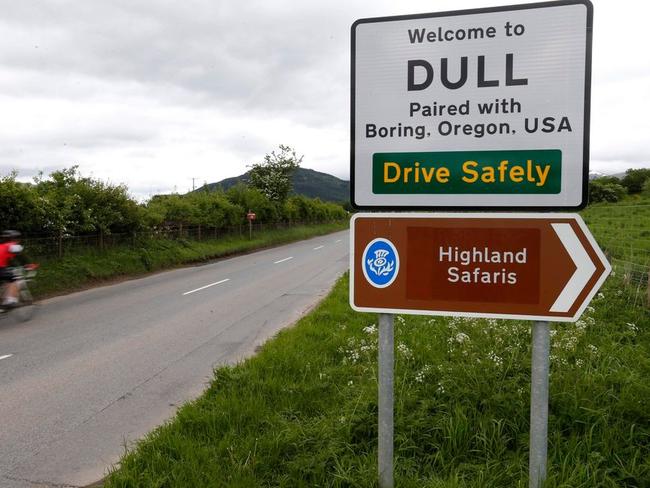 Funny road signs from around the world 