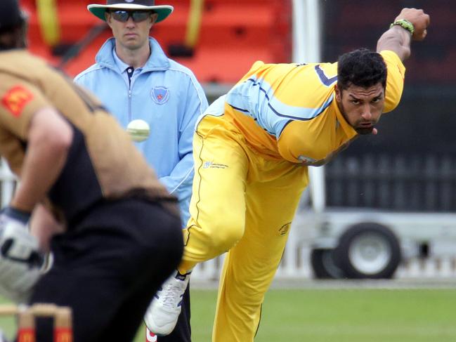 FAIRFIELD ADVANCE/AAP.  Gurinder Sandhu bowls for the Lions in the First Grade Cricket,  Liverpool Fairfield  v Sydney at Drummoyne Oval, Sydney on Saturday 11 January, 2020. NSW Premier Cricket . Picture: Craig Wilson / AAP