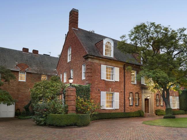 17 St Georges Rd, Toorak - for Herald Sun realestate